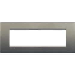 Placca quadra metallo 7 moduli Avenue per impianti elettrici