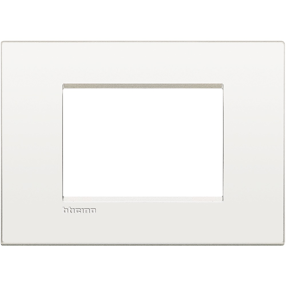 Placca incasso 3 moduli bianco puro metallo per impianti elettrici residenziali e commerciali
