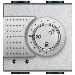 Termostato Light Tech 230V controllo temperatura riscaldamento condizionamento uscita relè 2A uso ambiente