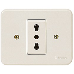 KIT - PRESA DOMINO 2P+T 10/16A BIPA