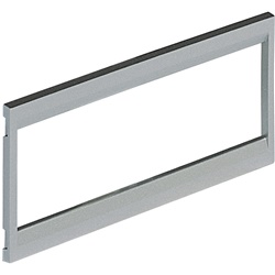 Placca 6 moduli Light Tech per installazioni elettriche modulari, finitura tech resistente