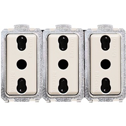 Presa triplex bipasso 2P+T 10/16A con alveoli schermati per uso domestico e professionale