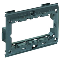 Supporto modulare INTERLINK per 4 moduli LivingLight installazioni elettriche civili e industriali