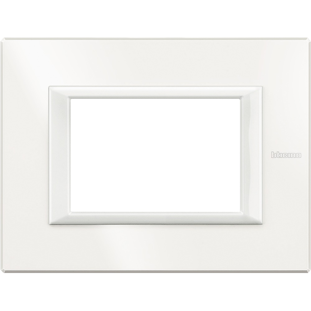 Placca incasso 3 moduli bianco metallo design elegante per impianti residenziali e professionali