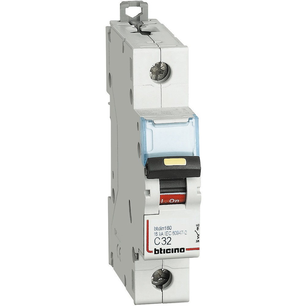Interruttore magnetotermico 1P curva C 32A 16kA protezione circuiti residenziali industriali