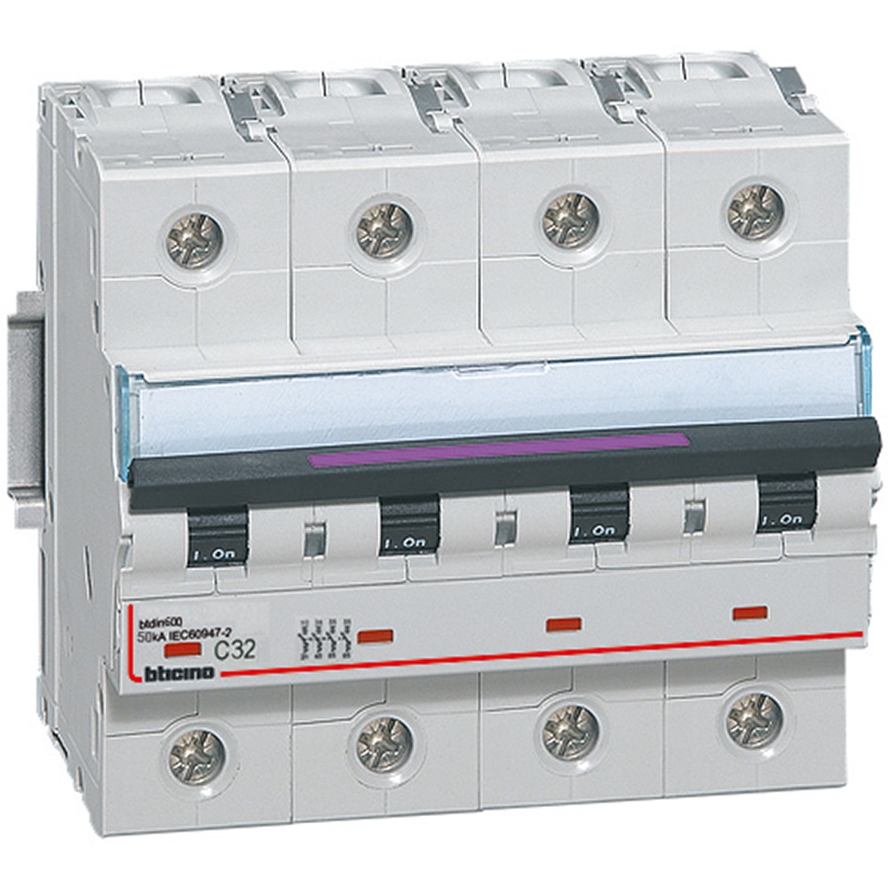 Interruttore magnetotermico 4 poli curva C 32A 50kA protezione impianti residenziali e industriali