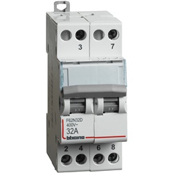 Interruttore deviatore doppio 32A 230/400V 2 moduli DIN per impianti elettrici residenziali e industriali