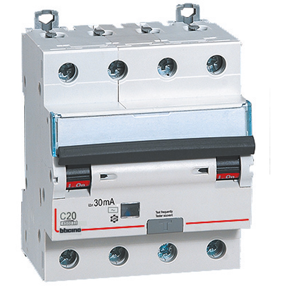 Interruttore magnetotermico differenziale SALVAVITA 4P 20A 4,5kA 30mA per uso civile e industriale