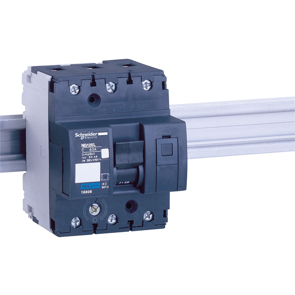 Interruttore magnetotermico 3P 40A curva C protezione circuiti industriale e residenziale