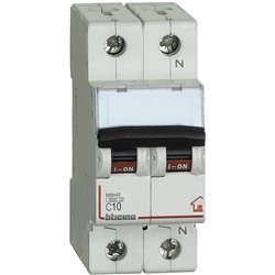 Interruttore magnetotermico bipolare 10A curva C 4500A montaggio su guida DIN per impianti residenziali e commerciali
