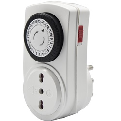 Interruttore orario elettromeccanico a spina TWIN PLUG D con presa bipasso 10A/16A programmazione giornaliera