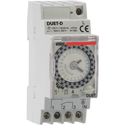 Orologio meccanico giornaliero DUET-D con riserva carica e montaggio su barra DIN
