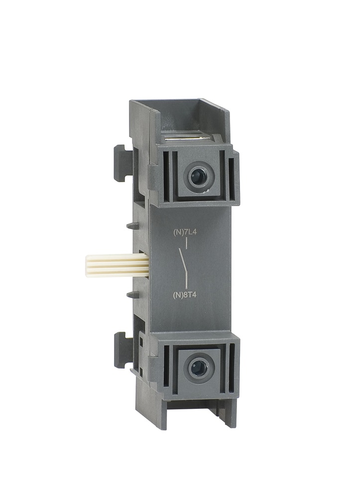 Interruttore elettrico quattro poli sicurezza affidabilità impianti complessi