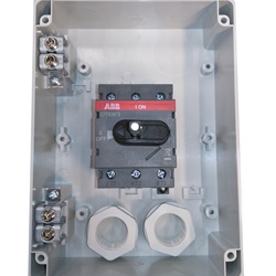 Sezionatore trifase 3 poli 45A 22kW custodia plastica IP65 interbloccato uso industriale