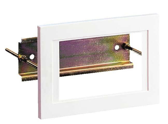 Flangia retroquadro 8 moduli IP40 fissaggio scheda posteriore ELKU 935 9