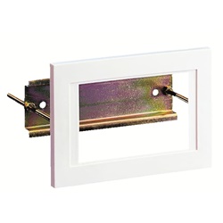 Flangia retroquadro 8 moduli IP40 fissaggio scheda posteriore ELKU 935 9