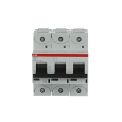 Interruttore automatico 3 poli C25 25A 50kA 400/690V alta prestazione uso residenziale industriale
