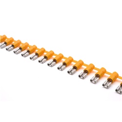 Innesto femmina concatenato giallo 6,3x0,8 mm ottone isolamento parziale PC per applicazioni elettriche