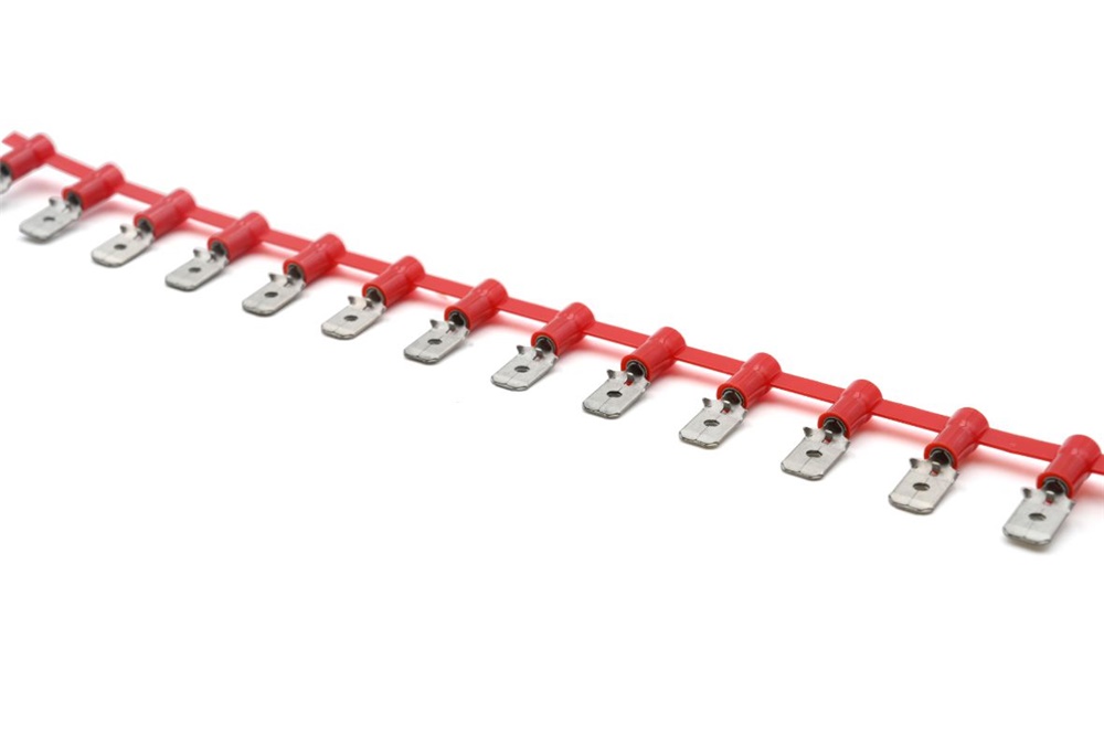 Innesto maschio concatenato rosso 6,35x0,8 mm ottone per applicazioni elettriche