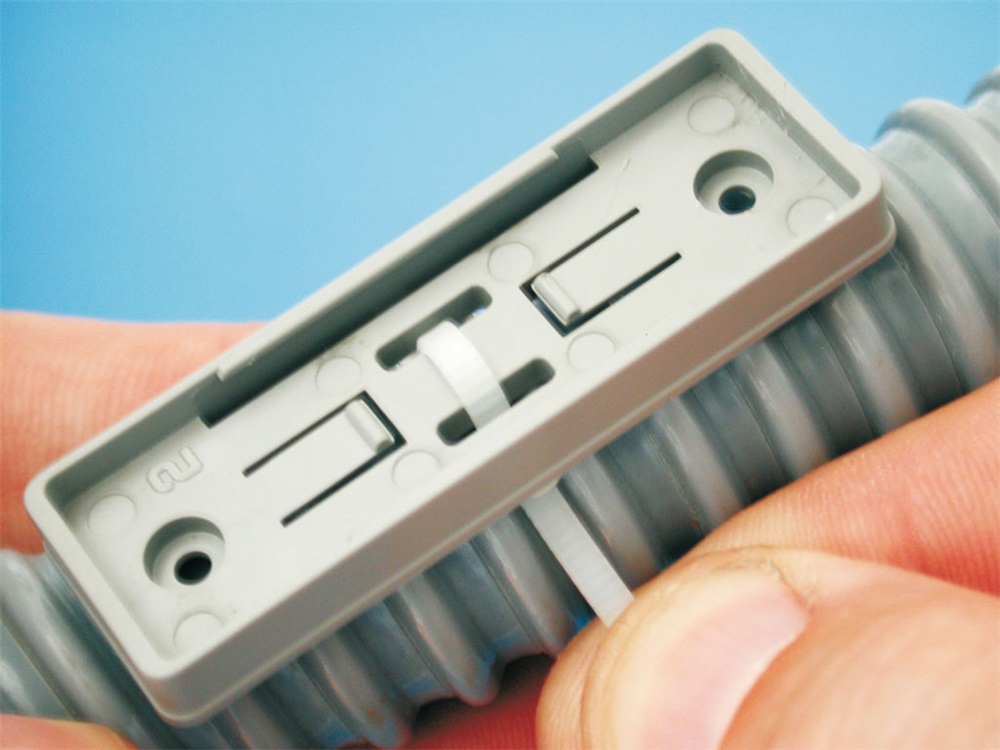 PORTA-TARGA PLR QUADRO 17X52 RIVETT