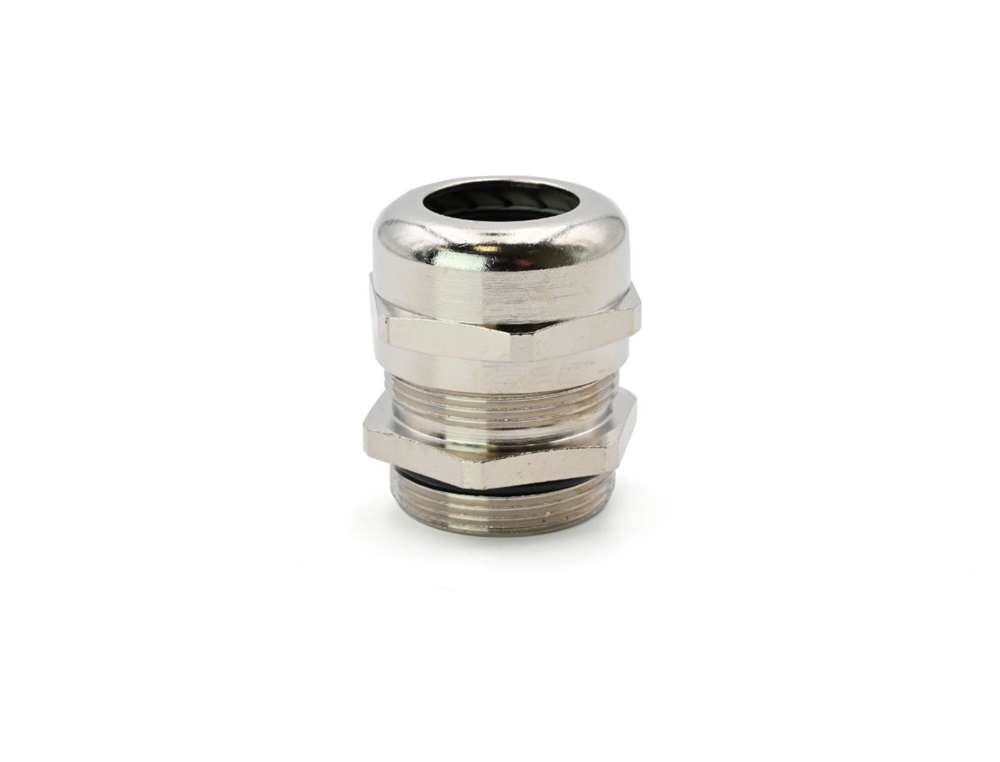 Pressacavo Maxibrass ottone nichelato M32x1,5 IP68 per installazioni elettriche
