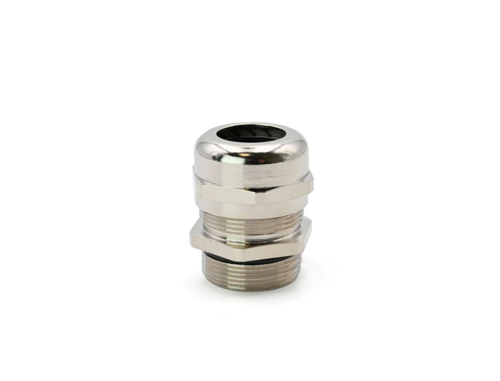 Pressacavo Maxibrass ottone nichelato riduzione filettatura lunga M20 IP68 per installazioni elettriche