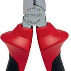 Pinza becchi semitondi lunghi angolo 200 mm isolamento 1000 V manico bimateriale ergonomico rivestimento cromato anticorrosione per lavori elettrici precisione