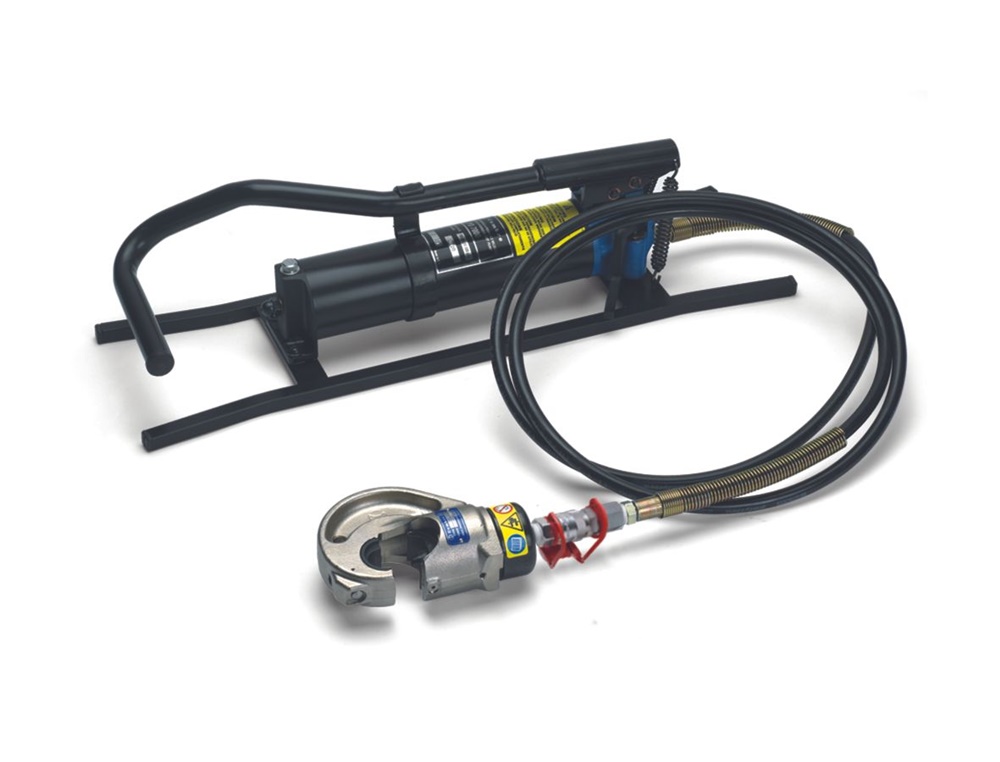 Pressa oleodinamica 130 kN con pompa portatile BO7000 e testa RHC131 per connettori elettrici fino a 400 mm²