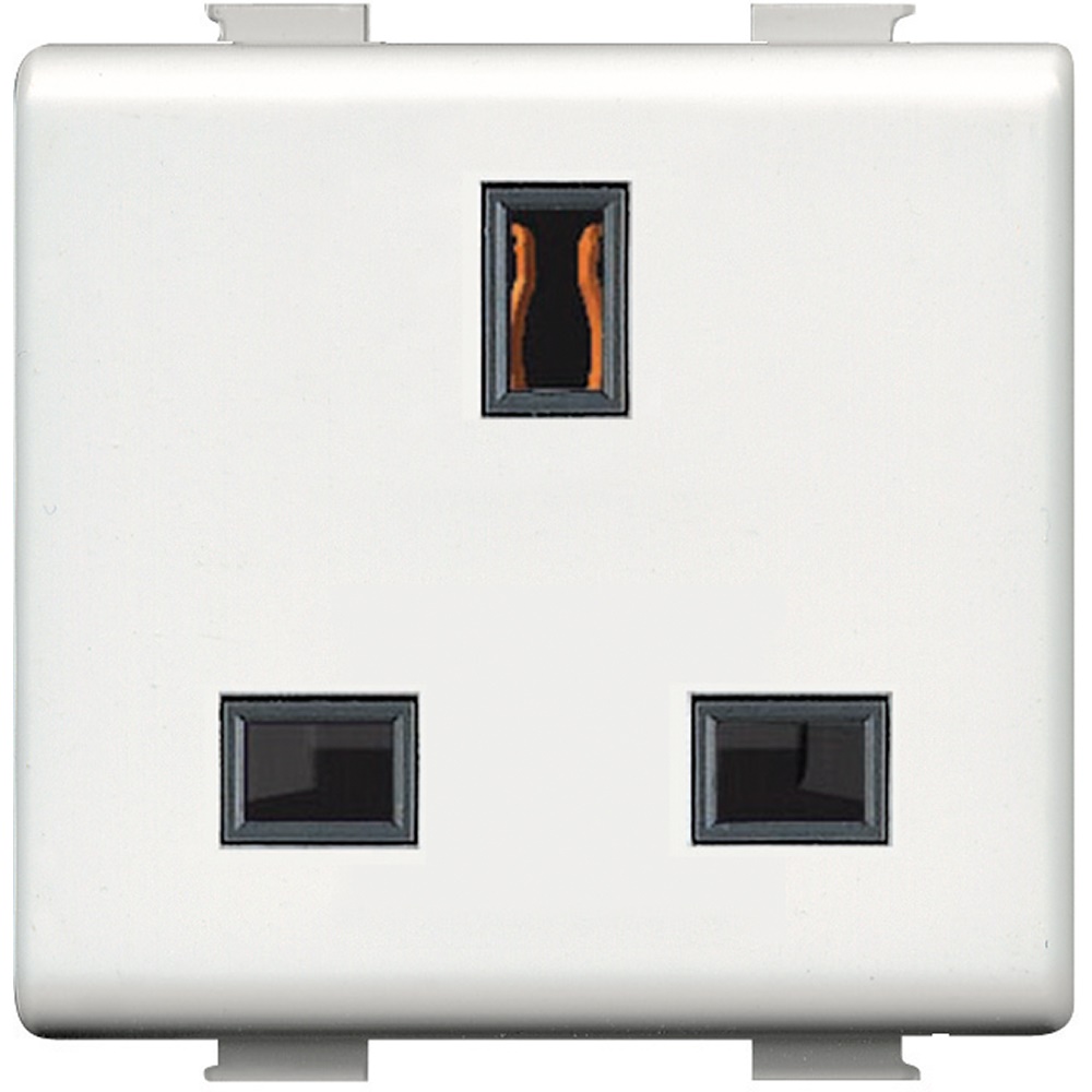 Presa elettrica MATIX 2P+T 13A 220V standard britannico uso residenziale e commerciale colore bianco