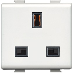 Presa elettrica MATIX 2P+T 13A 220V standard britannico uso residenziale e commerciale colore bianco