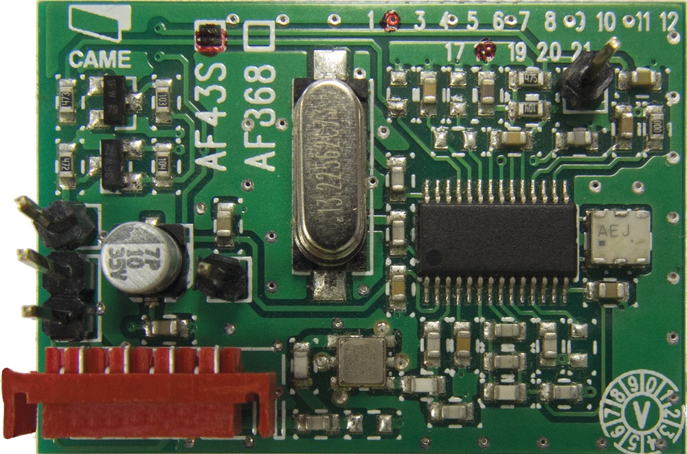 Scheda radiofrequenza 433,92 MHz ad innesto per installazioni rapide e affidabili