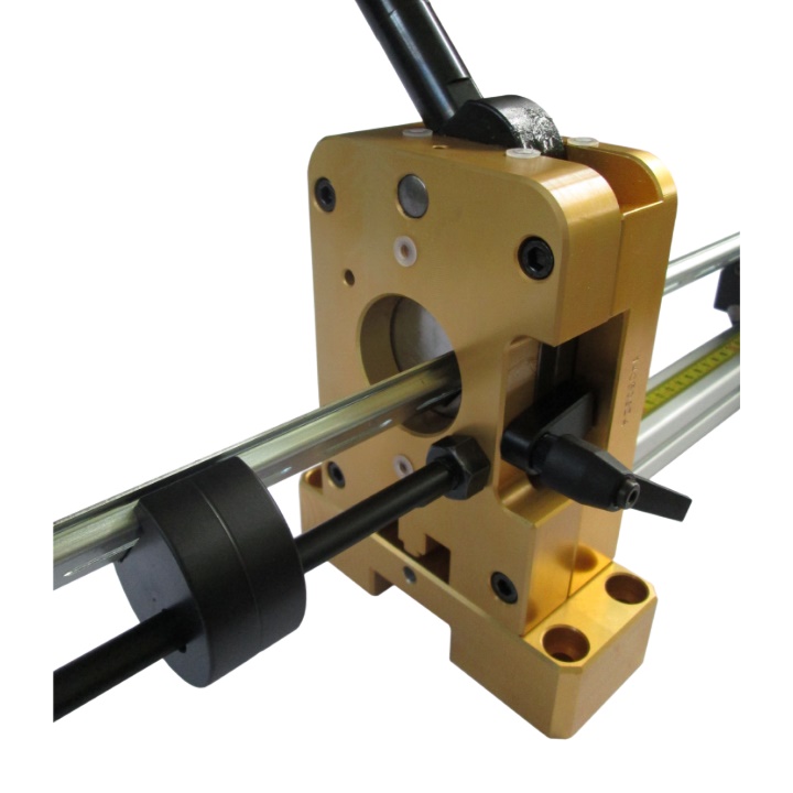 Taglierina Din con doppia lama profilo Omega per taglio profili, portabarre 1000 mm, guida ortogonale, kit prolunga opzionale