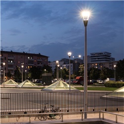 Palo illuminazione LED altezza 4600mm colore grafite design moderno uso esterno
