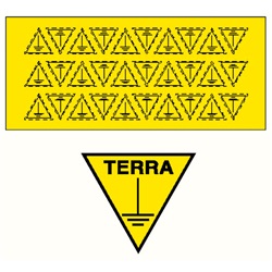 Foglio 30 etichette messa terra resistenti per impianti elettrici sicurezza e conformità normativa