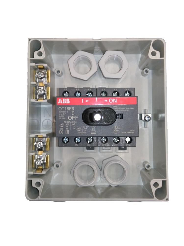 Sezionatore elettrico 6 poli 16A 415V IP65 custodia plastica per uso industriale e civile