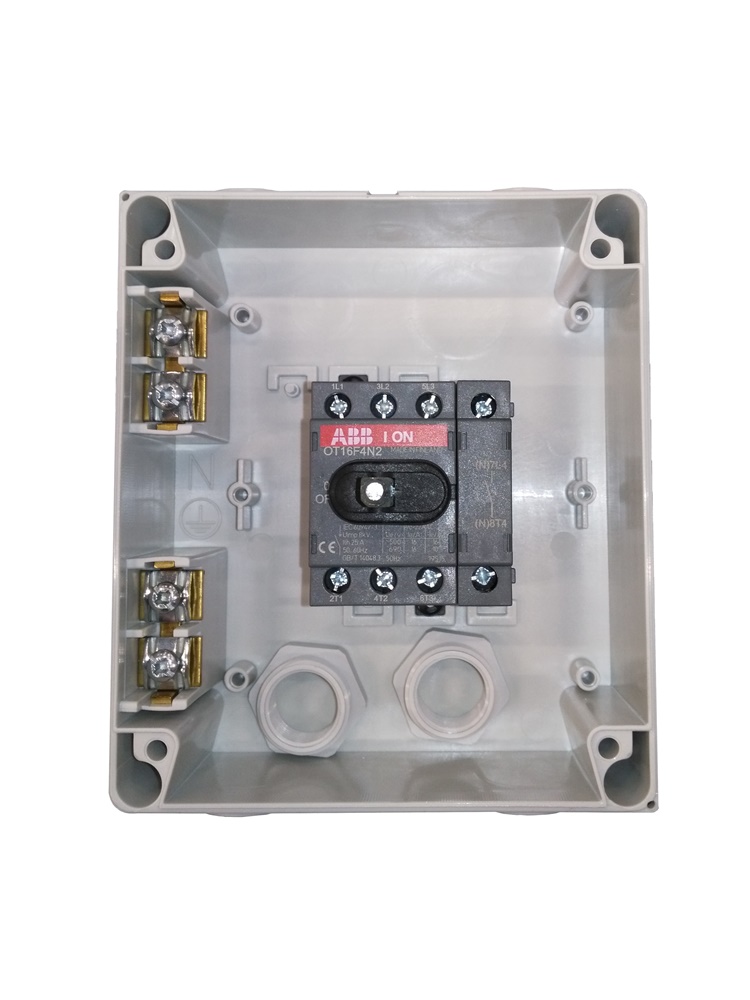 Sezionatore elettrico 4 poli 16A IP65 custodia plastica per impianti industriali e civili