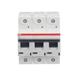 Interruttore automatico 3 poli D-Characteristic 32A 50kA uso residenziale commerciale industriale