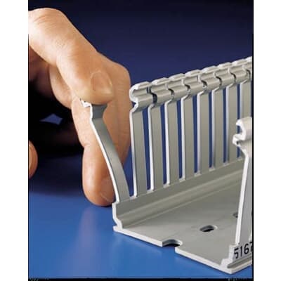 Applicatore rivetti diametro 4 mm colore verde per fissaggi elettrici precisi e robusti