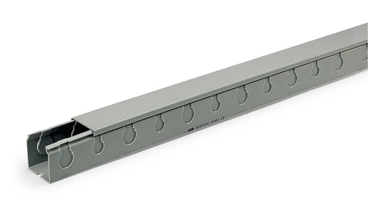Canale forato PVC 50x50 mm per organizzazione e protezione cavi elettrici industriale