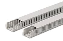 Canale cablaggio plastica halogen free 25x80 mm ventilato per impianti elettrici industriali e civili
