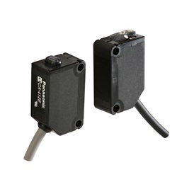 Sensori miniatura - IP67 - 31x11,2x20mm,Set Sbarramento 30m,  DC 12-24V,  PNP, cablato 2m