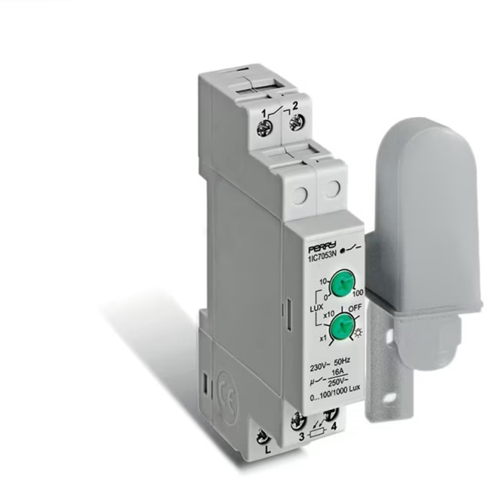Interruttore crepuscolare modulare 1 DIN con sonda esterna IP65 per controllo luminosità ambientale