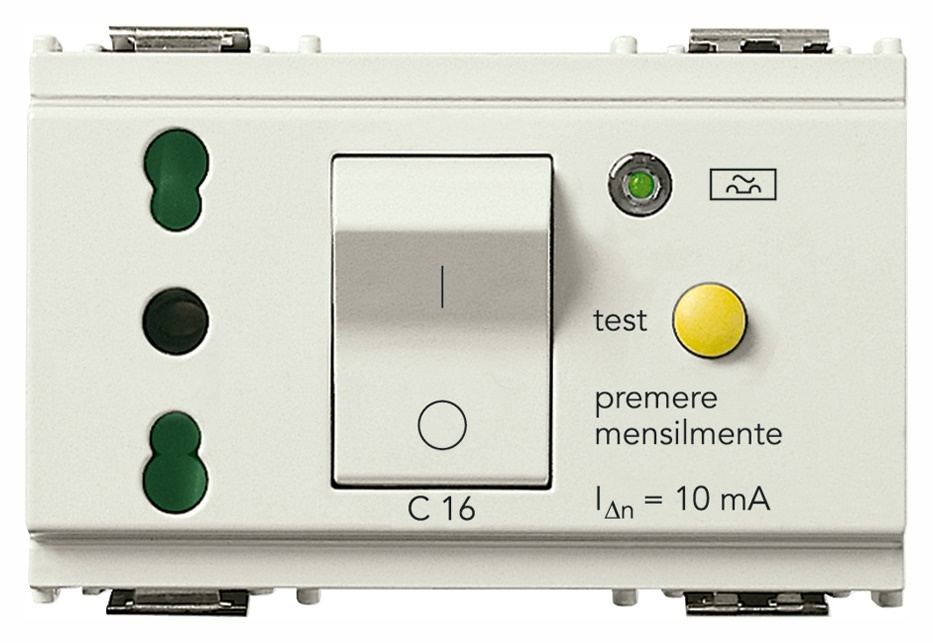 Presa 2P+T 16A P17/11 interbloccata con magnetotermico differenziale 16A 10mA uso civile e industriale