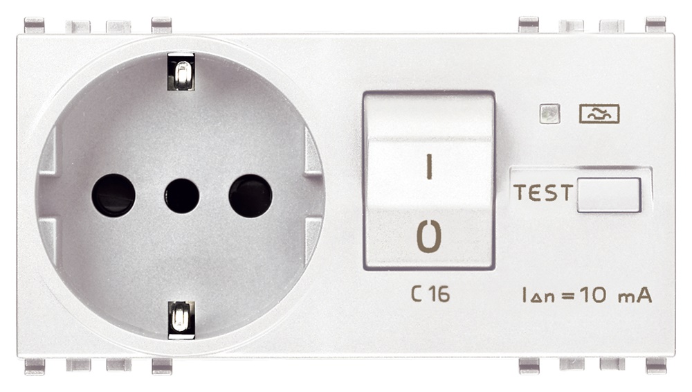 Presa 2P+T 16A P30 interbloccata con magnetotermico differenziale C16 bianco uso civile