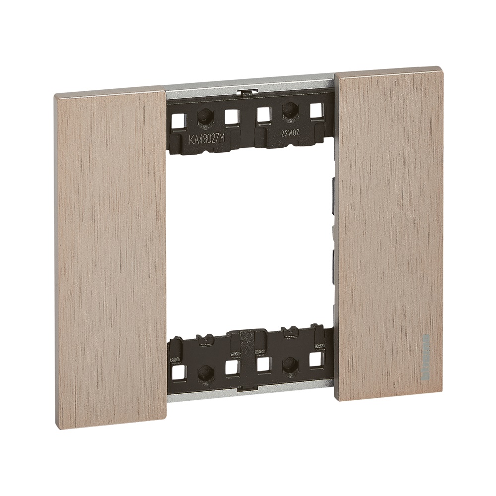 Placca Living Now 2 moduli rame zama design moderno per impianti elettrici