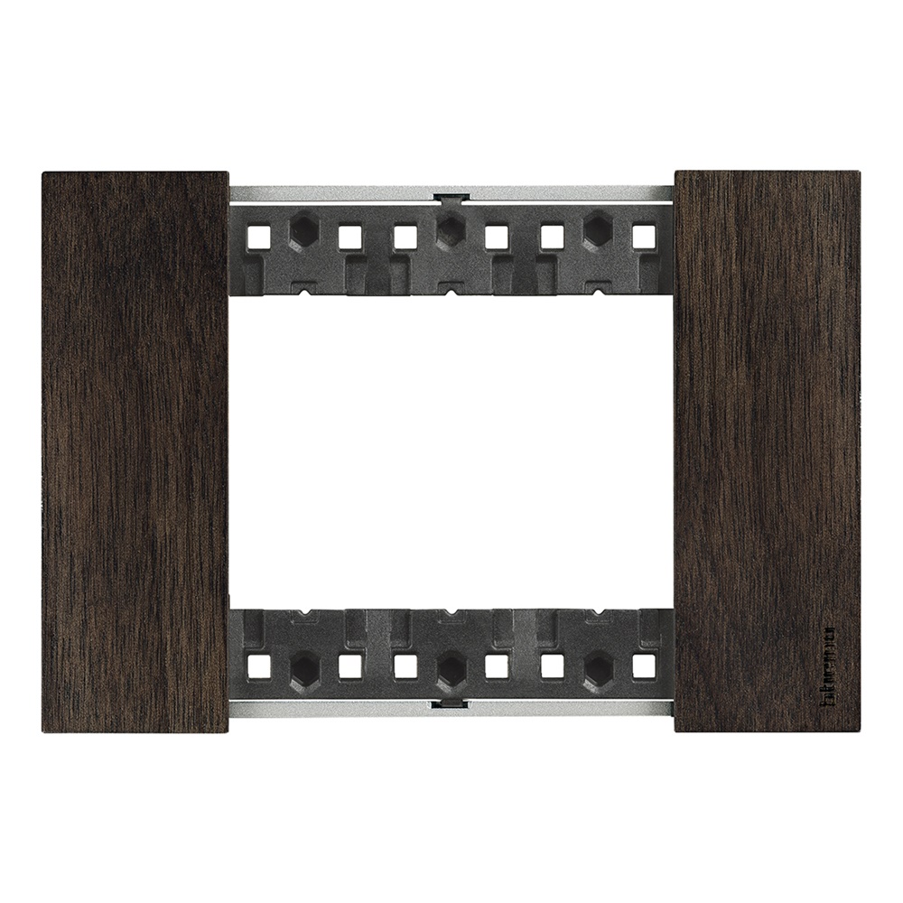 Placca incasso 3 moduli effetto noce legno Living Now per impianti elettrici residenziali e professionali