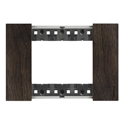 Placca incasso 3 moduli effetto noce legno Living Now per impianti elettrici residenziali e professionali