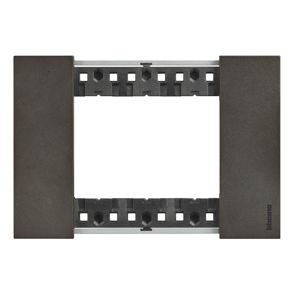 Placca incasso 3 moduli Living Now zama per impianti elettrici professionali