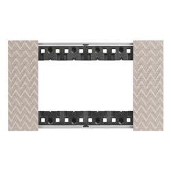 Placca Living Now 4 moduli effetto pixel plastica per impianti elettrici