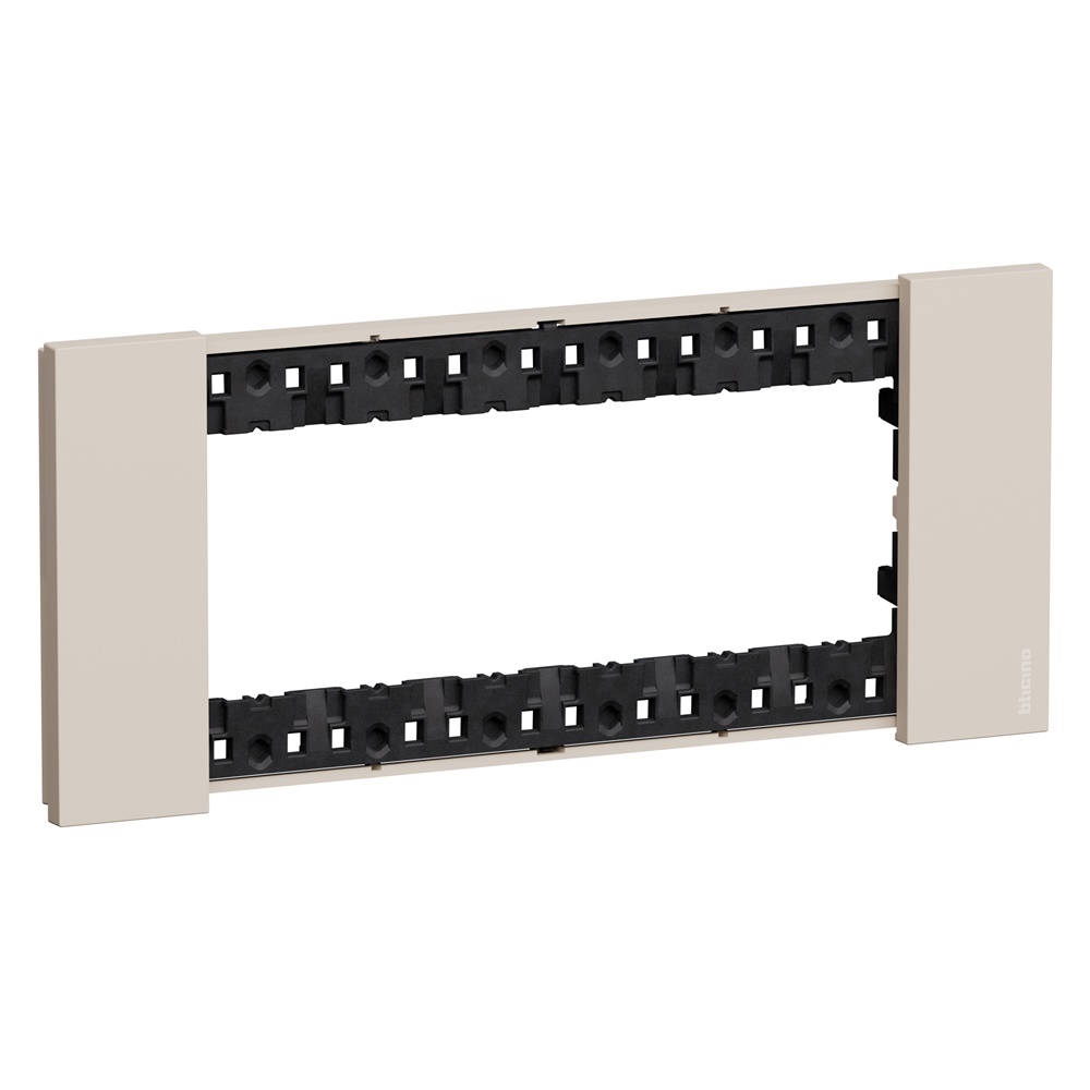 Placca Living Now 6 moduli sabbia plastica incasso per impianti elettrici resistenza e design elegante